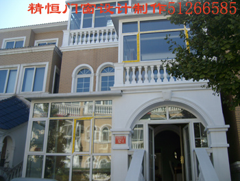 <b>威尼斯花(huā)园彩钢阳光房装修图片展示</b>